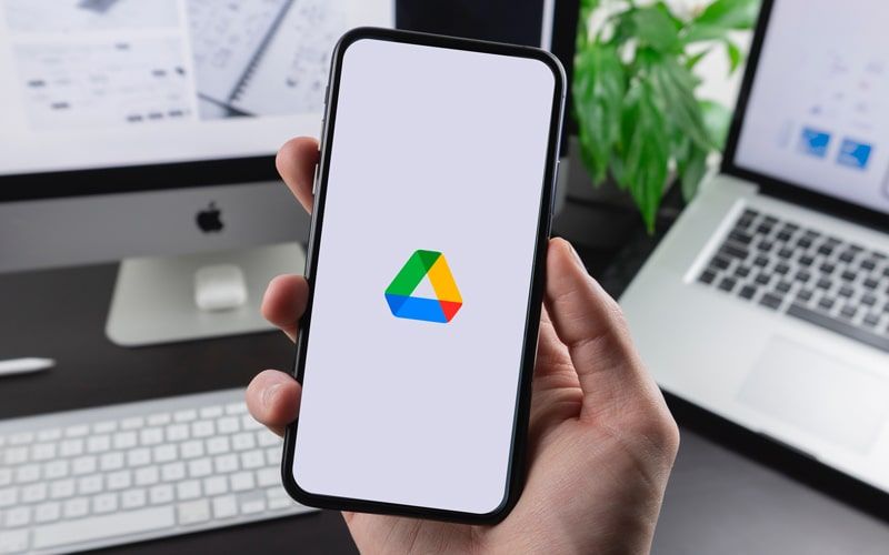 Bước đầu tiên cần làm để tải lên hình ảnh vào Google Drive là gì? 
