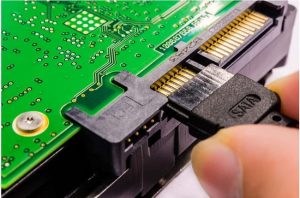 Ổ Cứng SATA là gì? Ưu & Nhược Điểm của ổ cứng SATA so với ổ cứng SSD