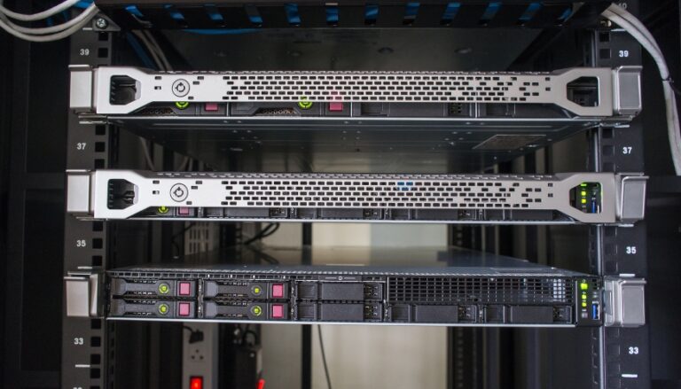 Tra Racks Rack Server Là Gì? Tất tần tật thông tin cần biết về Rack Server