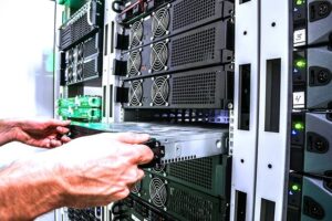 Rack Server Là Gì? Ứng Dụng & Cách Thức Hoạt Động của Rack Server