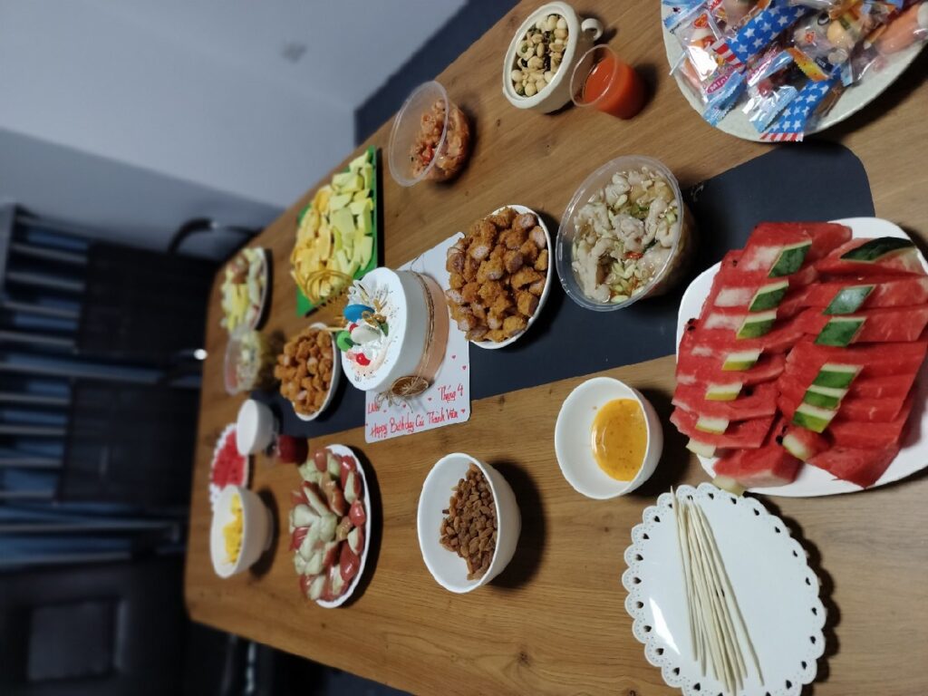 LANIT Tổ Chức Sinh Nhật Tháng 4 Cho Các Thành Viên