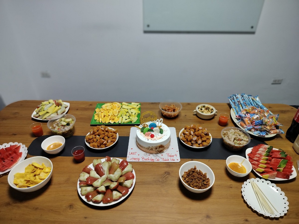 LANIT Tổ Chức Sinh Nhật Tháng 4 Cho Các Thành Viên